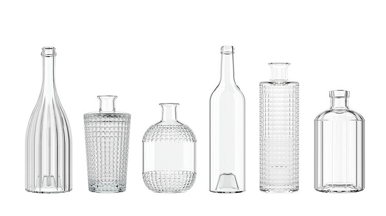 Render fotorealistico di diversi tipi di bottiglie di vetro su sfondo bianco | Render Superresolution