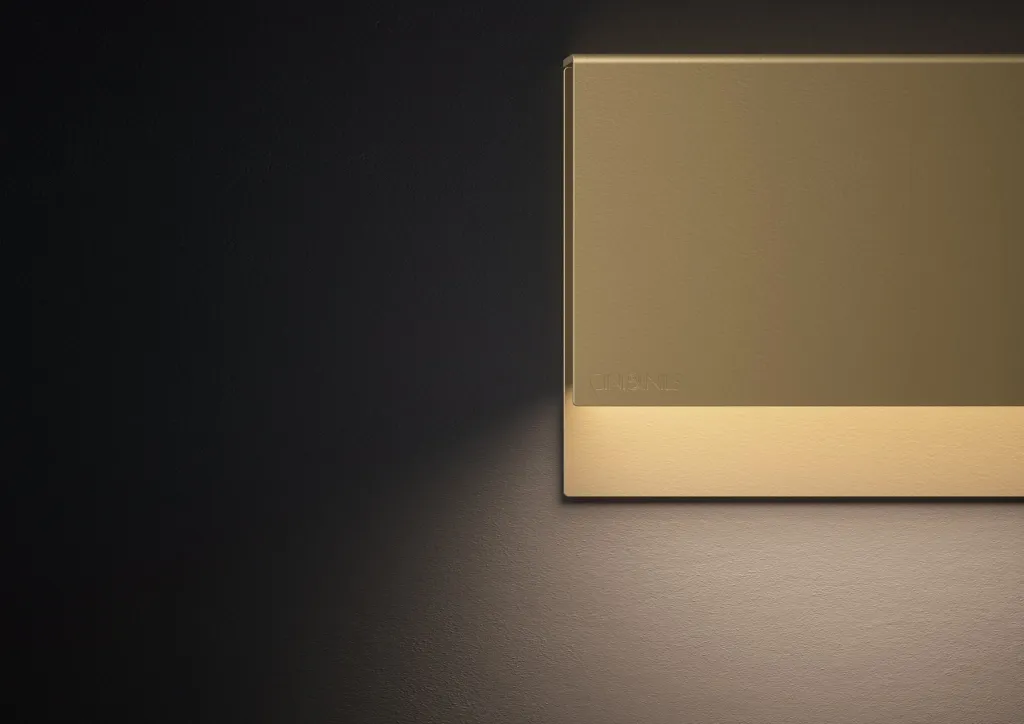 Dettaglio della lampada Anda di Cini&Nils in finitura oro con luce radente