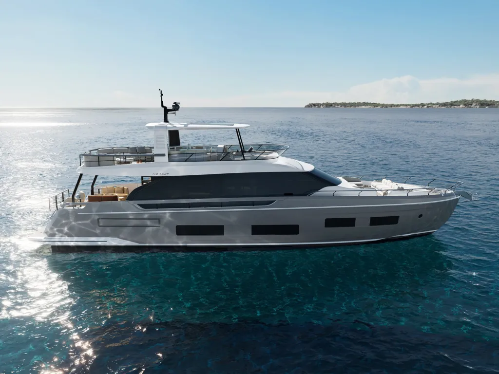 Render dello yacht Azimut Fly 82 su acque blu con la costa sullo sfondo